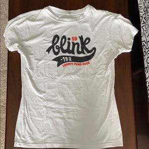 Blink-182 T-shirt hot topic